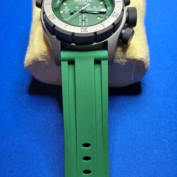 Invicta Chronograph Watch - Picture 7 of 7